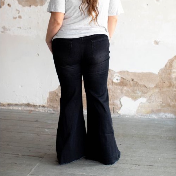 L&B Black Wash Bell Bottom Flare Jeans Plus NWT 😍 - Picture 2 of 4